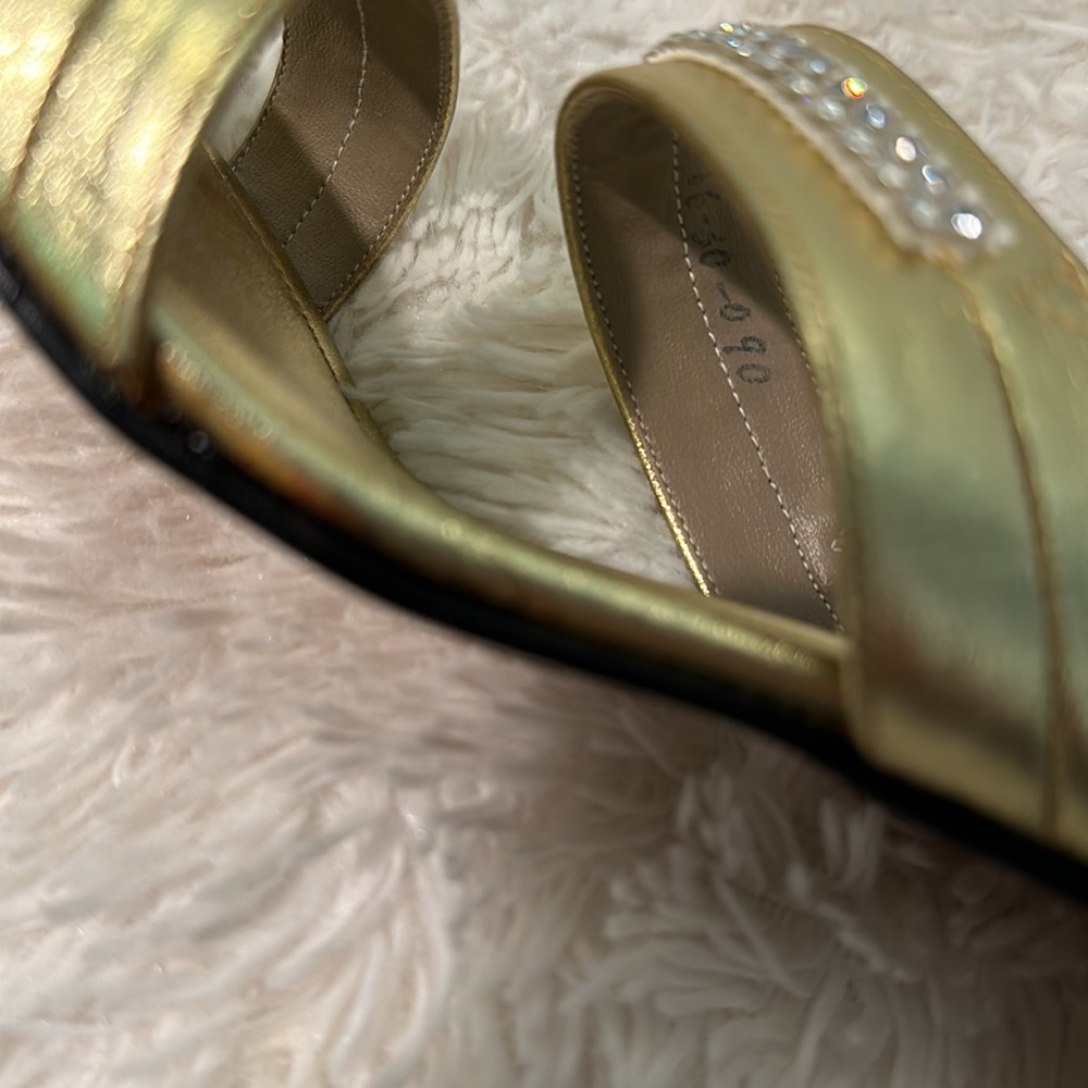 Vintage Polly of California Gold Leather Strappy Heels with Sparkly Rhinestones - Picture 11 of 13